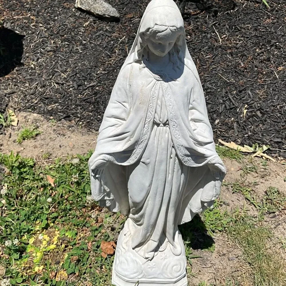 Blessed Mother Garden Statue Vintage cement Madonna Virgin Mary *pick up only*